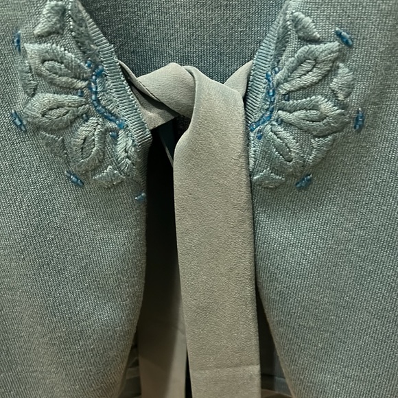 EUC ANN TAYLOR SWEATER SET - Picture 2 of 5